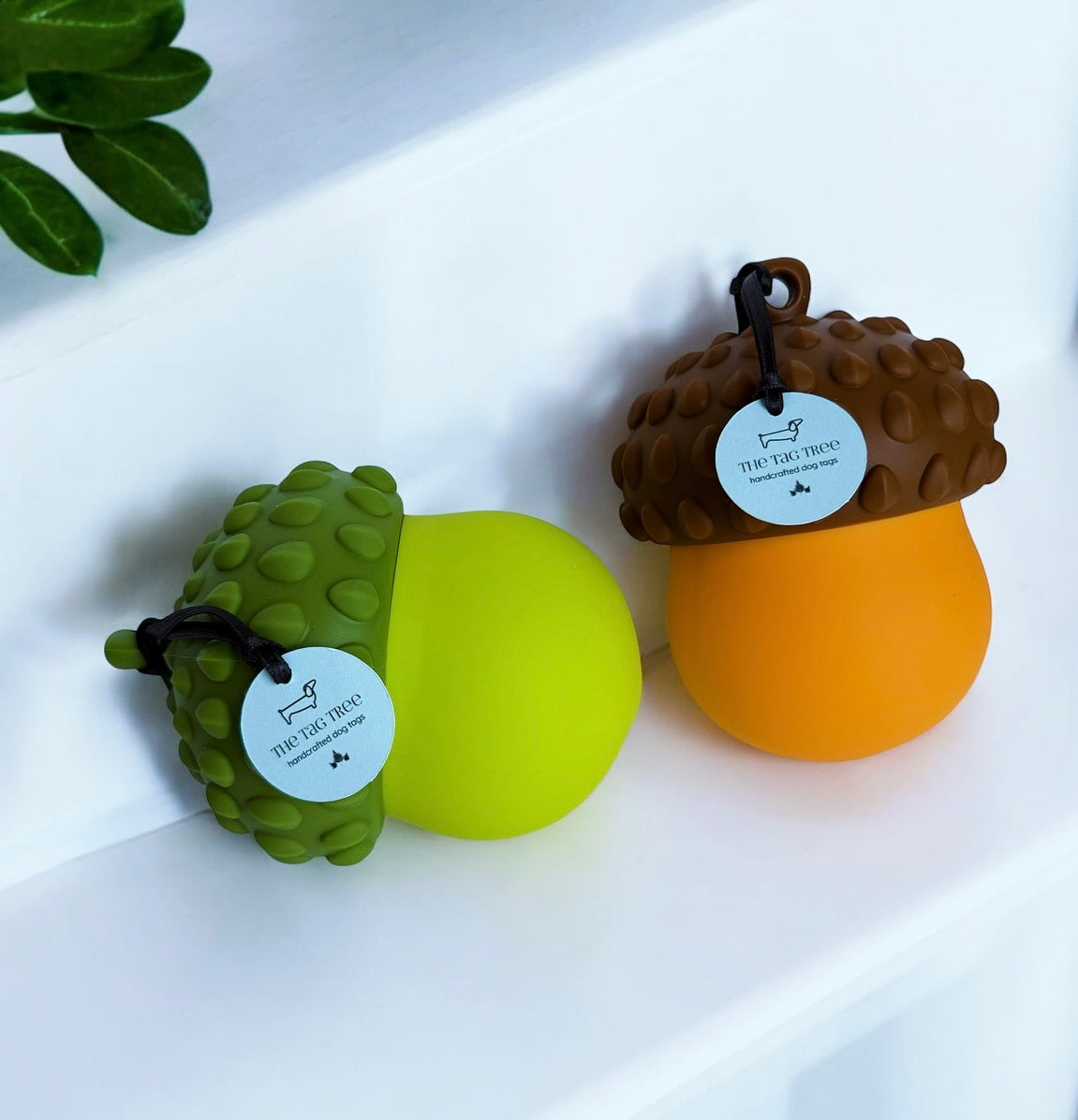 Acorn Treat Dispenser